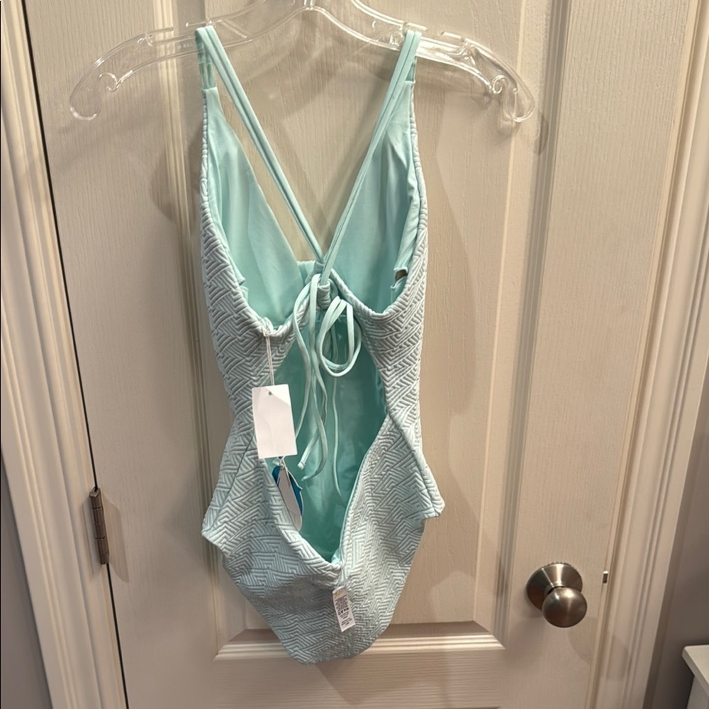 Wet Lisa Mint Green textured One Piece Swimsuit. Size large - Picture 4 of 5